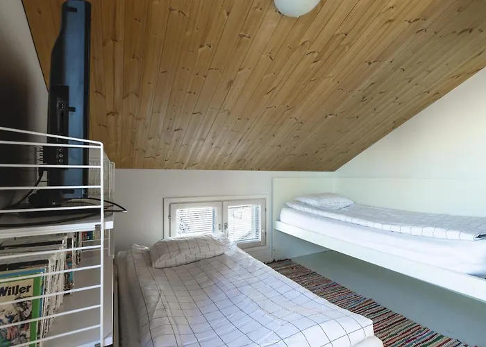 Luxury Wilderness On Private Peninsula Villa